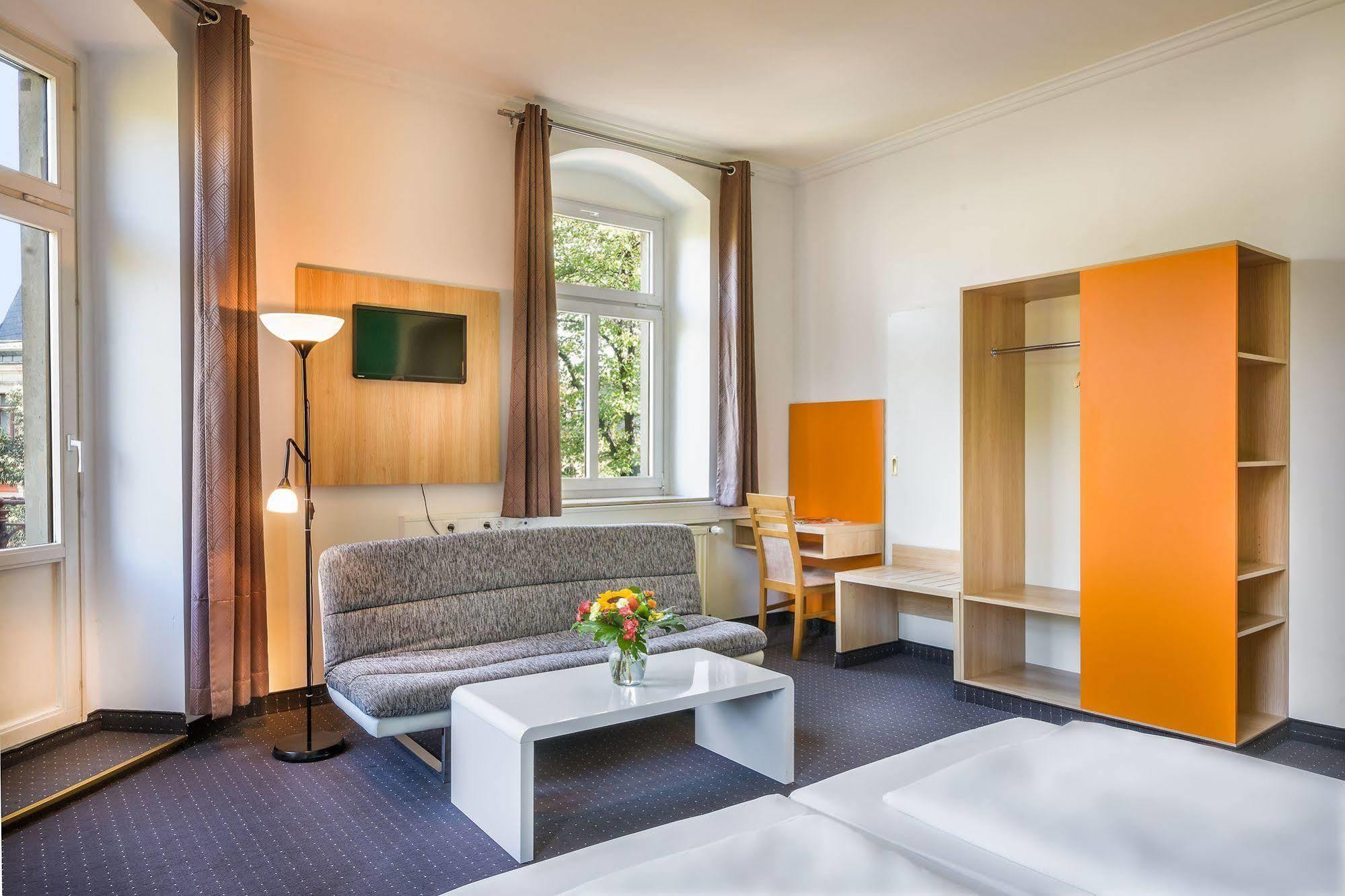 Hotel Am Bonhoefferplatz Dresden Exterior photo